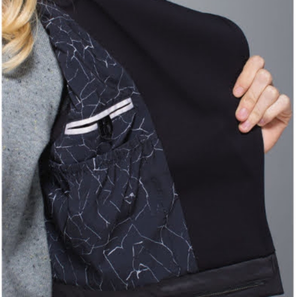 Lululemon Black Quick Change Vest Size 8 - Picture 6 of 12